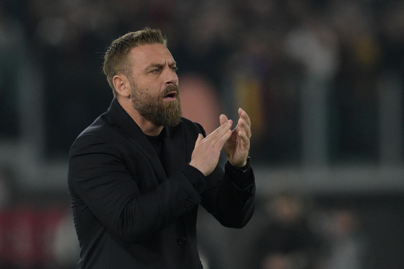 Roma-Torino, De Rossi: “Nessuna sbornia post-Feyenoord” Roma-Torino, De Rossi: “Nessuna sbornia post-Feyenoord”