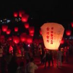 Taiwan, lo spettacolo delle lanterne volanti nel cielo di New Taipei