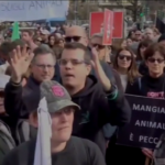 Milano, Brambilla contestata da influencer a corteo animalista