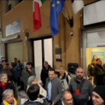 Regionali Sardegna, cresce l’attesa davanti al comitato elettorale di Todde