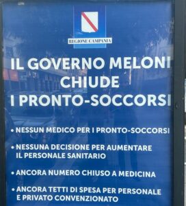 Campania, manifesti contro Governo con logo della Regione