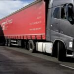 Spagna, agricoltori bloccano autostrada AP-7 e regalano ortaggi