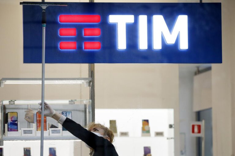 Il logo della TIM