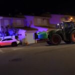 Spagna, trattori davanti alla casa del consigliere dell’Agricoltura catalano