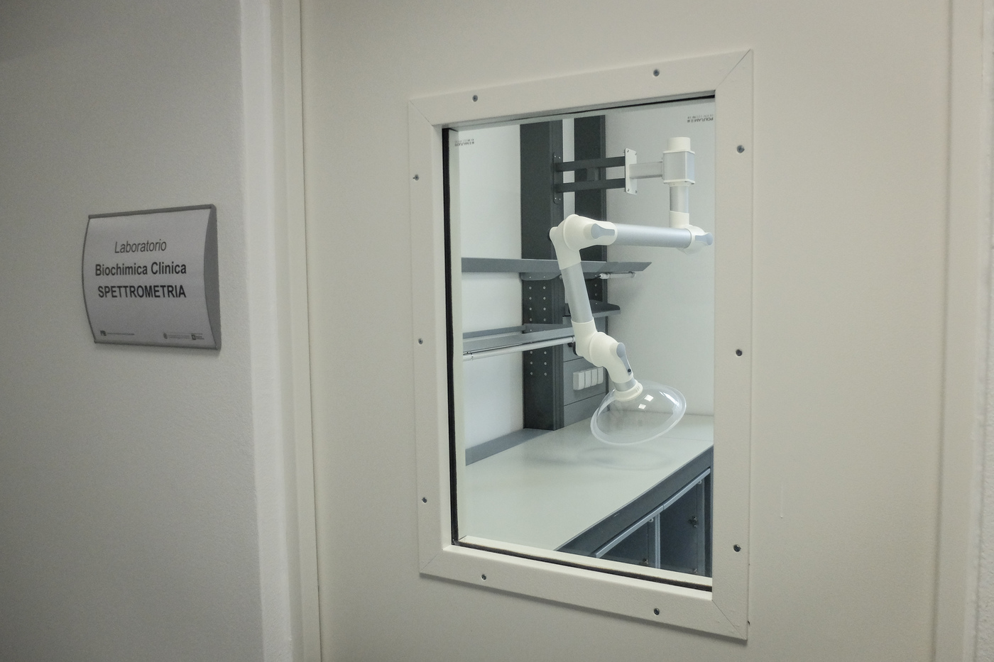 Milano, inala un pezzo di matita: salvato bimbo di 8 anni Milano, inala un pezzo di matita: salvato bimbo di 8 anni