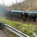 Potenza, bus con 40 studenti a bordo finisce fuori strada