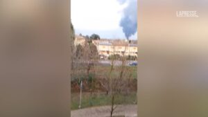 Milano, incendio a Truccazzano: il fumo si vede a chilometri di distanza