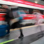 Trenitalia stoppa le nuove regole sui bagagli dopo le polemiche