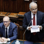 Scuola, Valditara e Piantedosi firmano la circolare sui metal detector