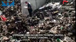Traffico di rifiuti tra Italia e Tunisia: 11 arresti