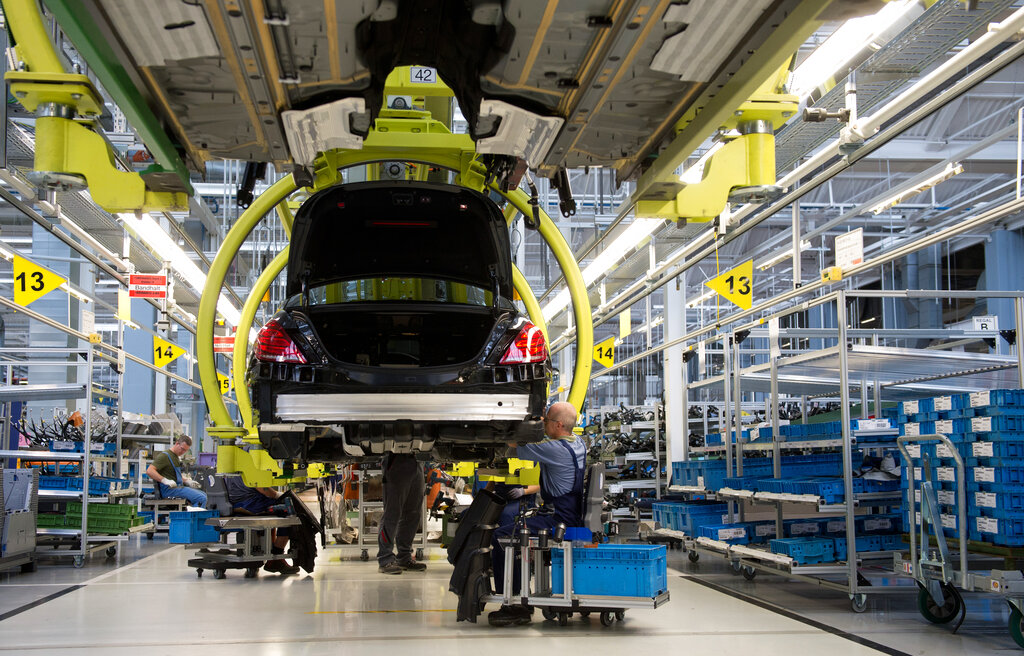 Industria, fatturato cresce del 2,1% a dicembre Industria, fatturato cresce del 2,1% a dicembre