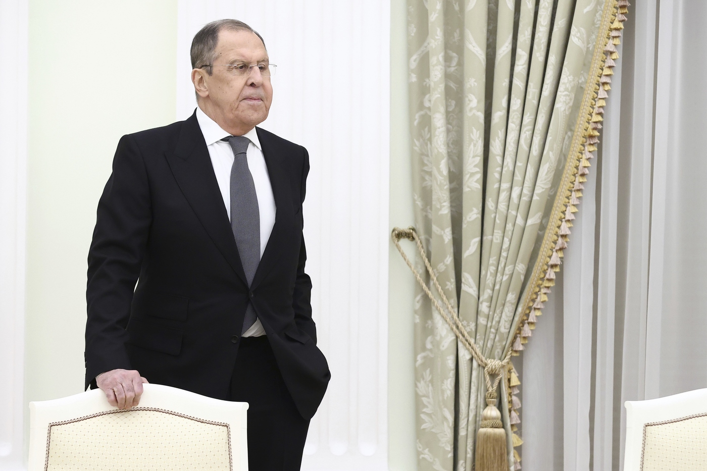 Ucraina, Lavrov: “Macron? Truppe occidentali sono già lì”