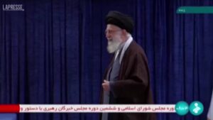 Elezioni Iran, Ali Khamenei vota a Teheran
