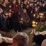 Navalny, funerale a bara aperta in chiesa a Mosca