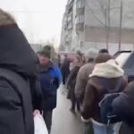 Navalny, il timelapse della folla in coda davanti alla chiesa