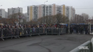 Navalny, gente in fila per il funerale del dissidente russo
