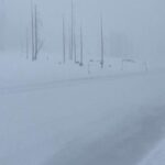 Usa, bufera di neve si abbatte sulle montagne della California