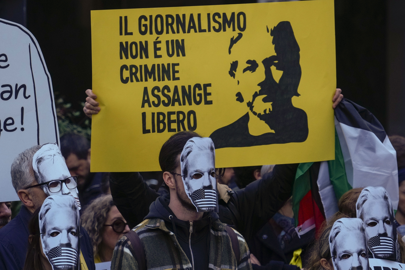 Assange, Scholz contrario a estradizione negli Usa
