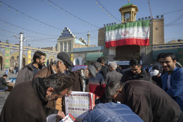 Iran, i ‘falchi’ dominano elezioni parlamentari