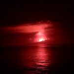 Galapagos, la spettacolare eruzione del vulcano La Cumbre