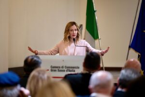 La presidente del Consiglio, Giorgia Meloni, a Teramo all’incontro alla Camera di Commercio del Gran Sasso d’Italia