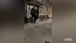Sassari, sparatoria in un bar a Buddusò: il video
