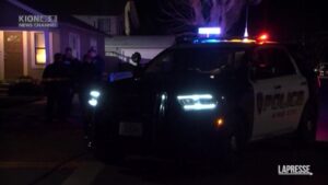 California, uomini mascherati aprono il fuoco a una festa: almeno 4 morti