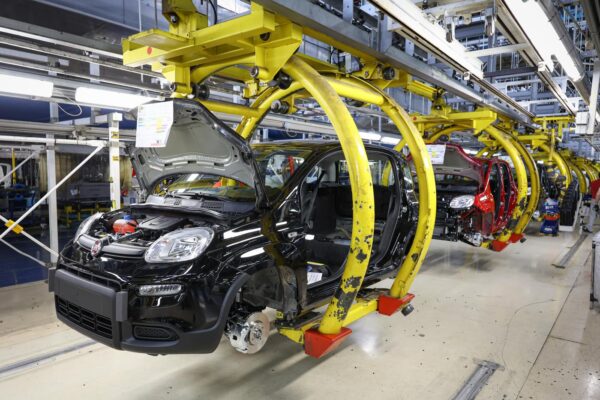 Stellantis - Produzione della Fiat Panda a Pomigliano