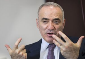 Russia, ex campione scacchi Kasparov inserito in lista terroristi