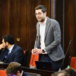 Milano, bufera su consigliere comunale leghista: “Transessuali sputavano sangue infetto su polizia”