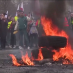 Polonia, violenta protesta degli agricoltori contro le politiche Ue