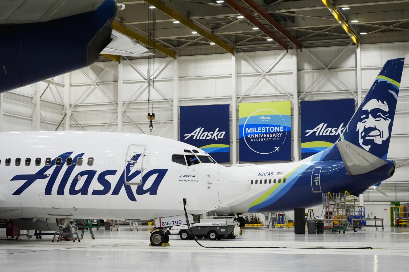 Usa, fumi in cabina: volo Alaska Airlines costretto a rientrare a Portland