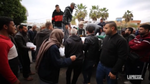 Gaza, all’ospedale i funerali di vittime raid Israele