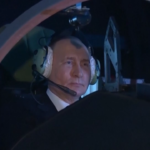 Russia, Putin prova simulatore di volo