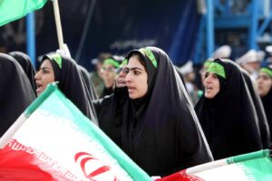 TEHERAN: PARATA MILITARE