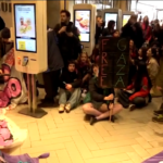 8 Marzo, corteo Milano: McDonald’s occupato
