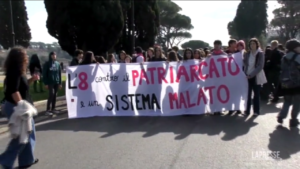 8 marzo, in migliaia in corteo a Roma