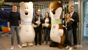 Milano-Cortina 2026: il viaggio delle mascotte Tina e Milo nel capoluogo lombardo