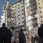 Gaza, bombardamento israeliano su edificio residenziale a Deir al-Balah