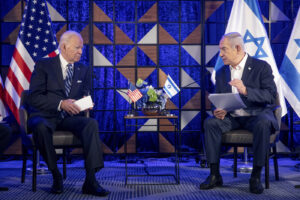 Joe Biden incontra Benjamin Netanyahu a Tel Aviv