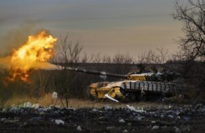 Sodati ucraini in battaglia contro le truppe russe nella regione di Donetsk, Ucraina