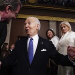 Usa 2024, lo spot di Biden dove scherza sull’età