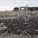 15mila persone all’Angelus del Papa