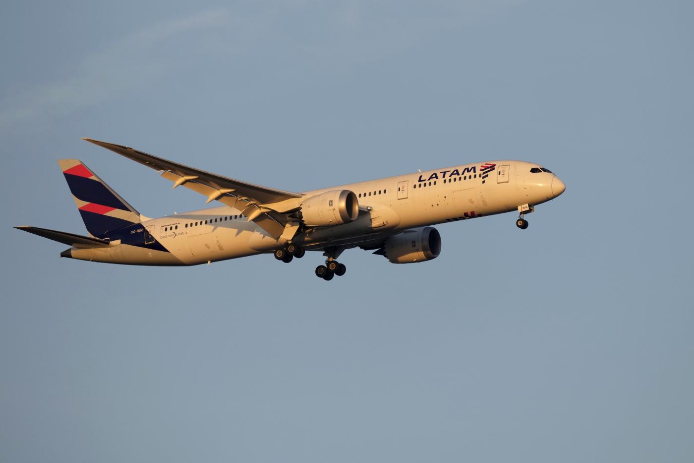 Problemi sul volo Sydney-Auckland, 50 feriti Problemi sul volo Sydney-Auckland, 50 feriti