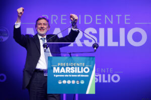 Pescara - I leader del centrodestra al comizio elettorale per il candidato Marco Marsilio