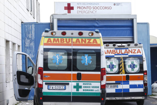 Roma, due pedoni morti investiti da auto