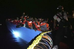 Migranti, naufragio al largo della Tunisia: 5 morti e 5 dispersi