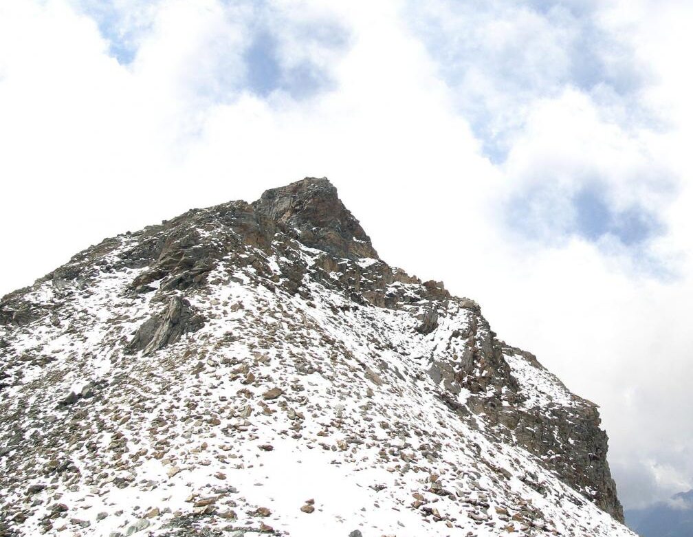 Alagna, valanga travolge un uomo: ferito gravemente