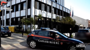 Cagliari, si finge medico per lavorare in struttura anziani: arrestata 42enne