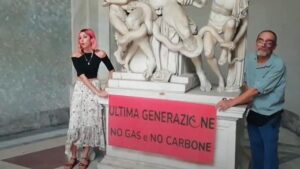Vaticano, attivisti clima si incollarono al Laocoonte: condannati in appello